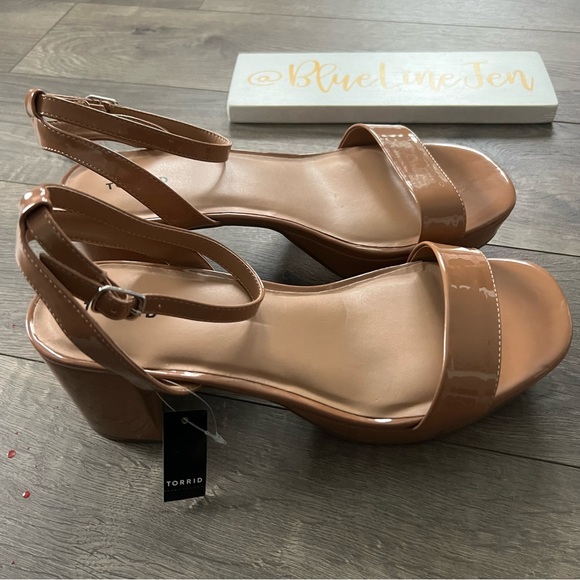 Torrid Extra Wide Width Tan Platform Sandals NWT - Picture 3 of 8